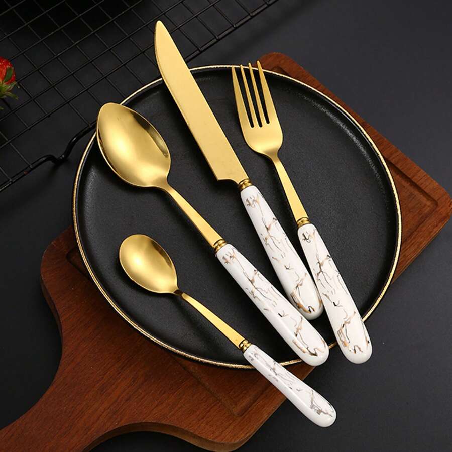 CUTLERY SET